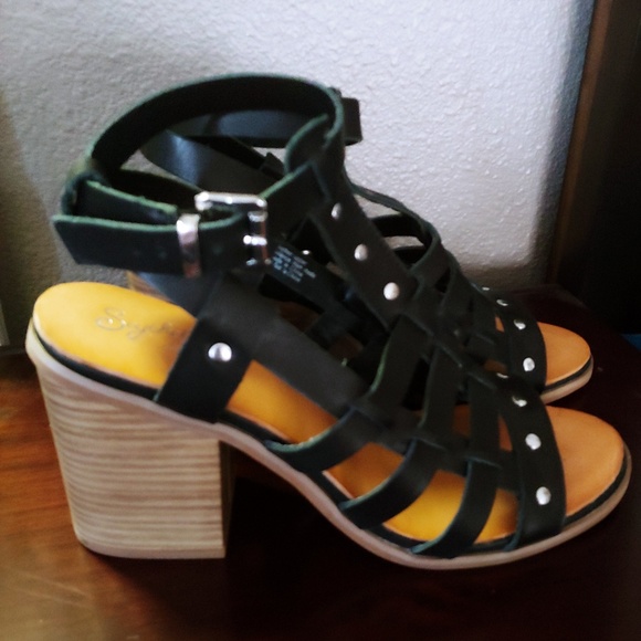 Seychelles Stacked Gladiator Heels 8 NWOT - Picture 1 of 4